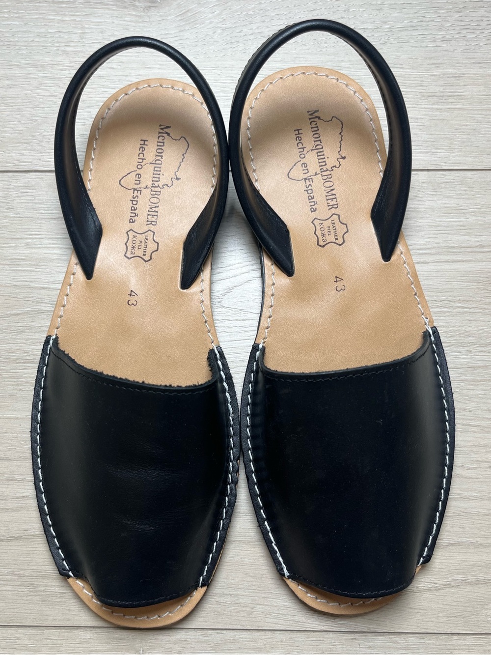 MenorquinaAromer Black Leather Slingback Sandals